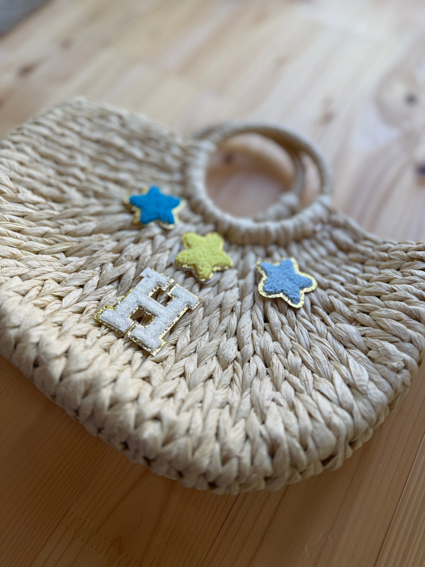 Large straw ivory handbag
